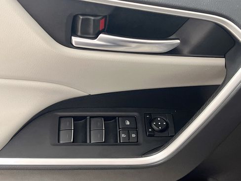 Used 2025 Toyota RAV4 XLE w/ Convenience Package FWD image 17