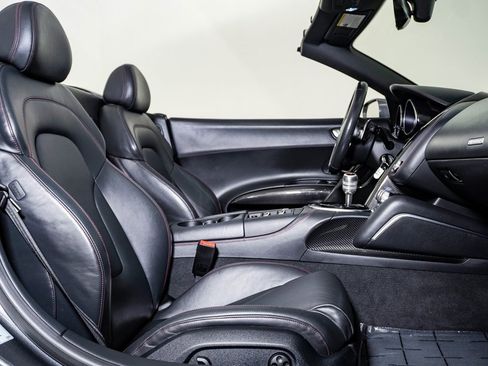 Used 2015 Audi R8 V10 w/ Full Leather Package image 19