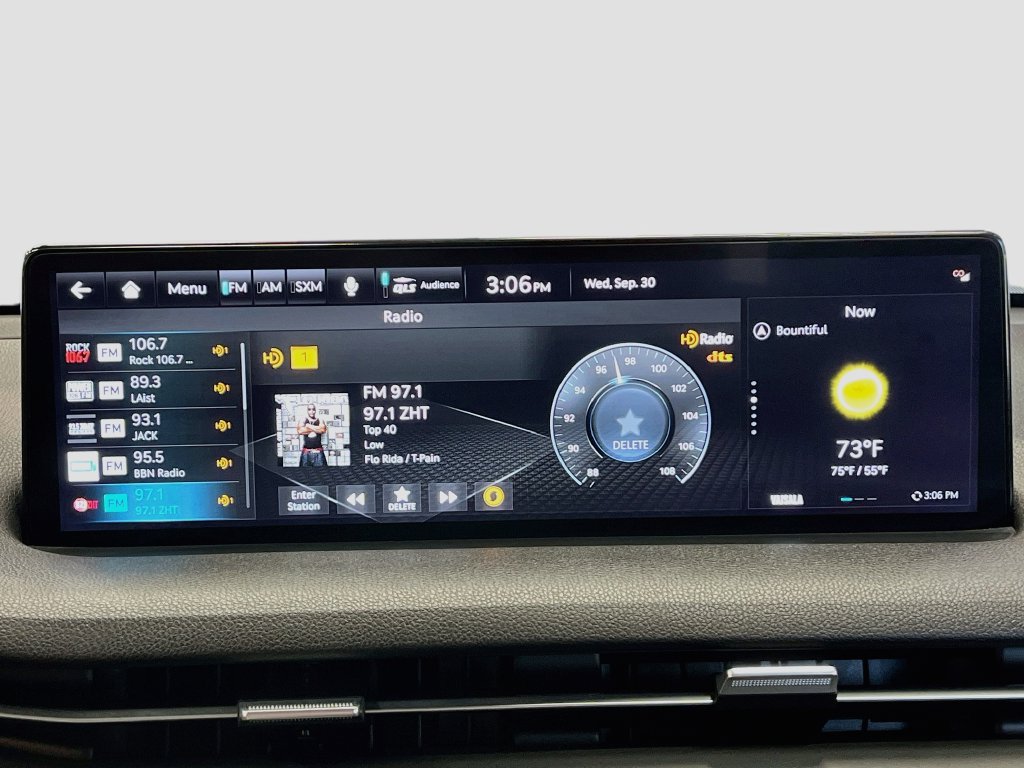 Used 2023 Genesis GV70 2.5T w/ Advanced Package AWD/4WD image 15