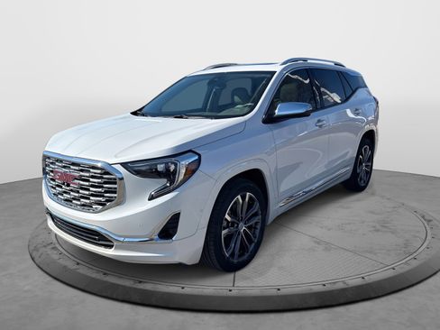 Used 2020 GMC Terrain Denali w/ Denali Premium Package image 3
