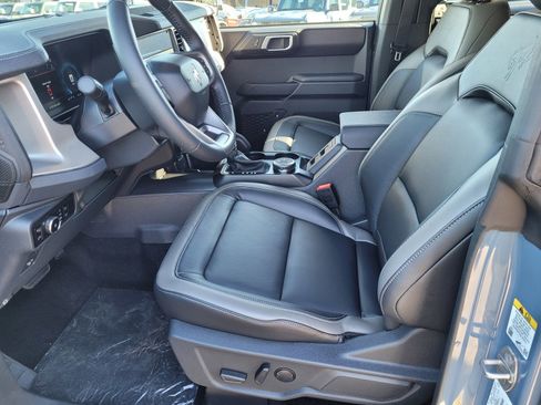 New 2025 Ford Bronco Outer Banks w/ Sasquatch Package image 9