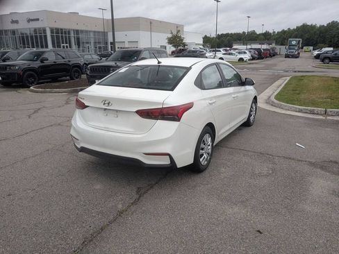 Used 2019 Hyundai Accent SE FWD image 5