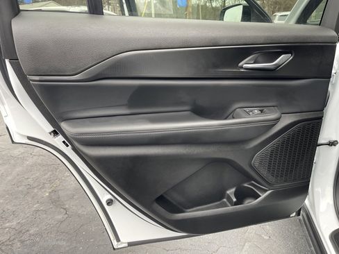 Used 2024 Jeep Grand Cherokee L Laredo image 21