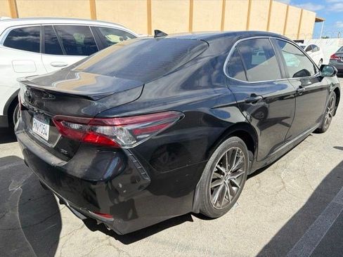 Used 2024 Toyota Camry SE FWD image 8