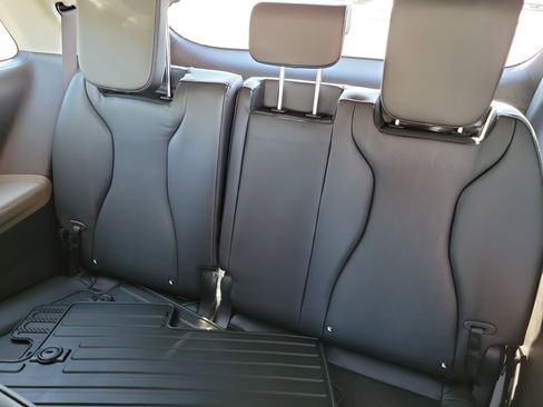 New 2026 Kia Carnival LXS image 8