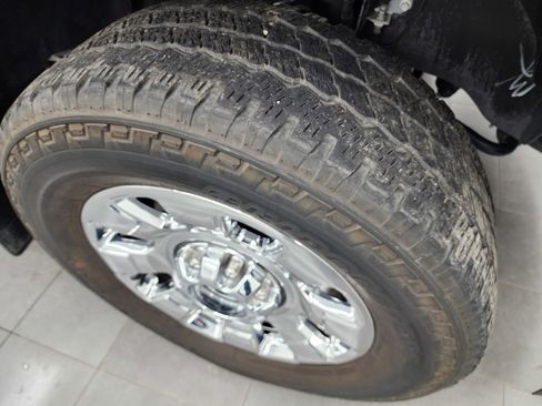 Used 2024 Ford F250 Lariat w/ Chrome Package image 3