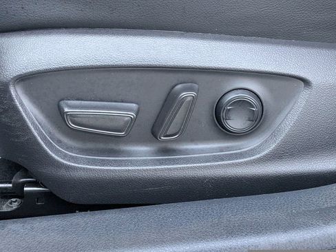 Used 2022 Toyota Camry SE w/ Audio Upgrade Package image 18