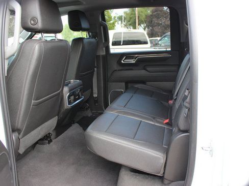 Used 2024 Chevrolet Silverado 2500 LTZ w/ LTZ Convenience Package AWD/4WD image 7