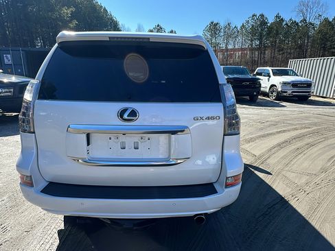 Used 2020 Lexus GX 460 Premium w/ Premium Package image 9