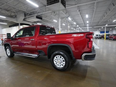 Used 2021 Chevrolet Silverado 2500 LTZ w/ LTZ Convenience Package image 12