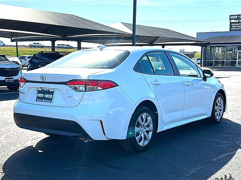 Used 2023 Toyota Corolla LE image 8