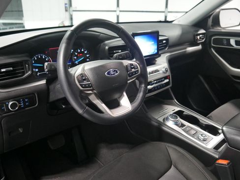 Certified 2023 Ford Explorer XLT image 9