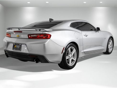 Used 2017 Chevrolet Camaro LT image 6