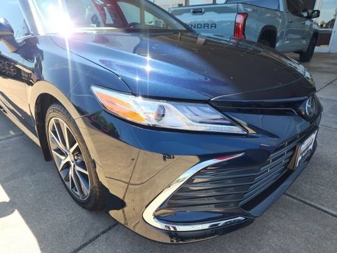 Used 2021 Toyota Camry XLE AWD/4WD image 8
