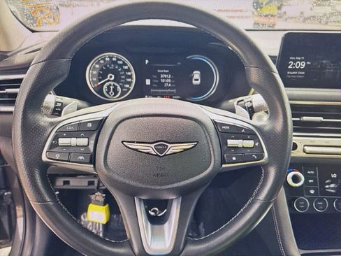 Used 2025 Genesis G70 2.5T RWD image 6