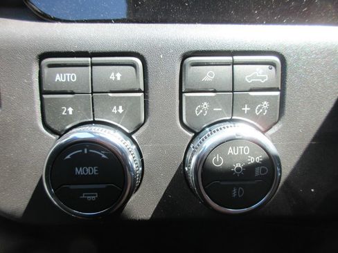 New 2026 GMC Sierra 1500 SLT w/ SLT Premium Package AWD/4WD image 18