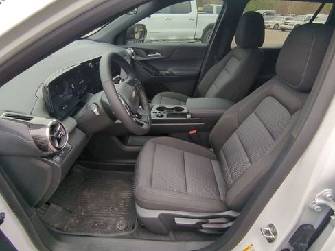 New 2026 Chevrolet Equinox LT w/ LPO, Floor Liner Package image 23