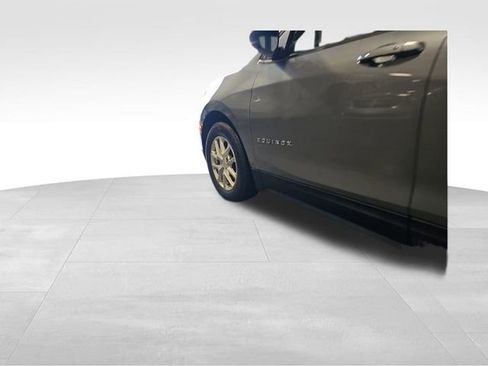 Used 2023 Chevrolet Equinox LT FWD image 11
