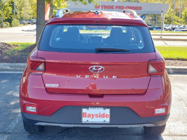 Used 2023 Hyundai Venue Limited w/ Cargo Package FWD image 18