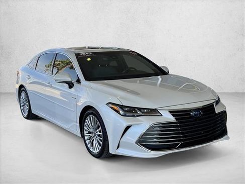 Used 2019 Toyota Avalon Limited w/ Advanced Safety Package FWD image 5