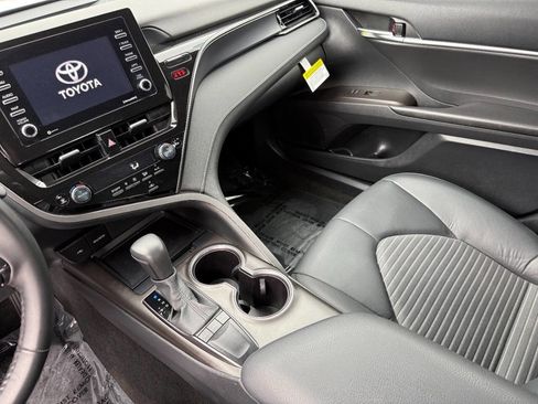 Used 2023 Toyota Camry SE image 14