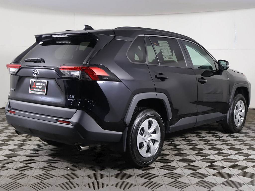 Used 2021 Toyota RAV4 LE w/ Carpet Mat Package (TMS) AWD/4WD image 8