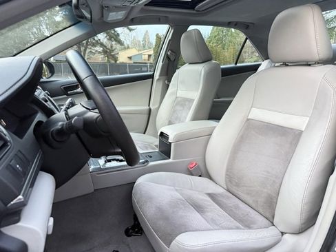 Used 2012 Toyota Camry XLE image 9