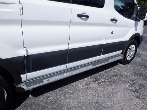 Used 2018 Ford Transit 250 130 Low Roof w/ Exterior Upgrade Package RWD image 13