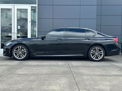Used 2017 BMW 740e xDrive AWD/4WD image 6