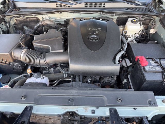 Certified 2023 Toyota Tacoma TRD Off-Road AWD/4WD image 39