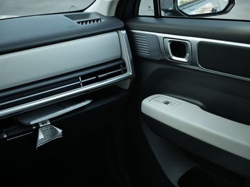 Used 2024 Hyundai Santa Fe SE image 28