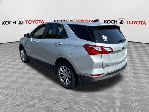 Used 2020 Chevrolet Equinox LS w/ LS Convenience Package AWD/4WD image 6