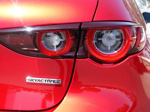 Certified 2025 MAZDA MAZDA3 s Sport image 5