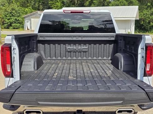 New 2026 GMC Sierra 1500 SLT AWD/4WD image 9