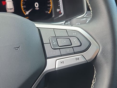 Certified 2025 Volkswagen Taos SEL image 21