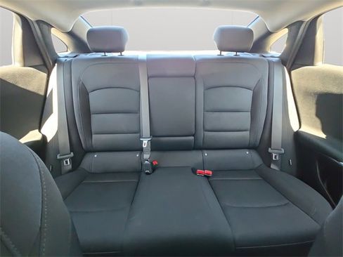 Used 2022 Chevrolet Malibu LT image 16