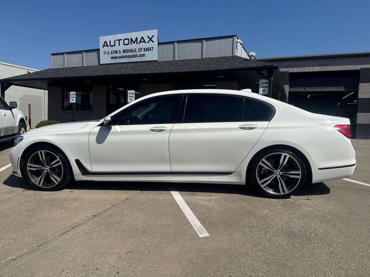 Used 2019 BMW 740i xDrive AWD/4WD image 8