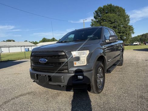 Used 2017 Ford F150 Lariat w/ Equipment Group 502A Luxury AWD/4WD image 7