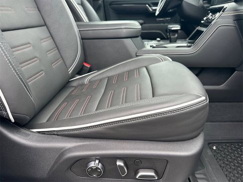 Used 2025 GMC Sierra 1500 AT4X image 14