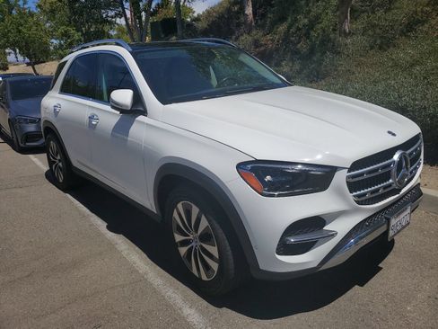 Used 2025 Mercedes-Benz GLE 350 4MATIC image 1