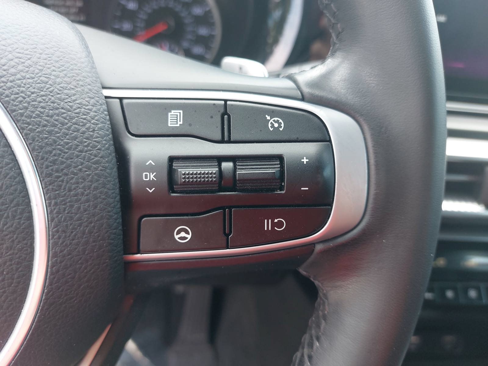 Used 2023 Kia K5 GT FWD image 17