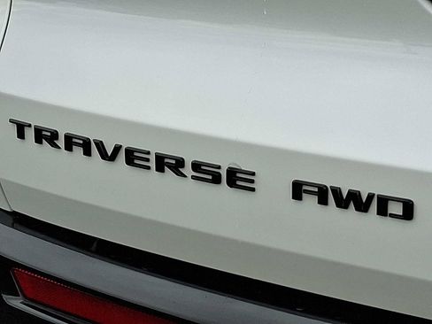 Used 2024 Chevrolet Traverse RS image 30
