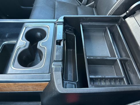 Used 2018 Chevrolet Silverado 1500 High Country AWD/4WD image 31