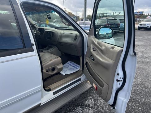 Used 2001 Ford Expedition Eddie Bauer image 13