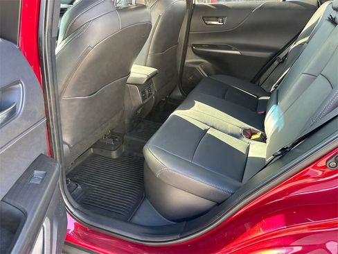 Used 2022 Toyota Venza XLE image 20