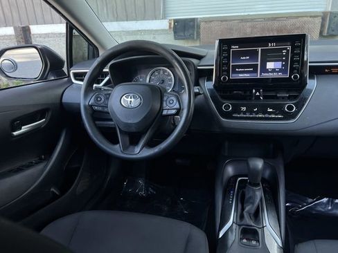 Used 2020 Toyota Corolla LE image 17