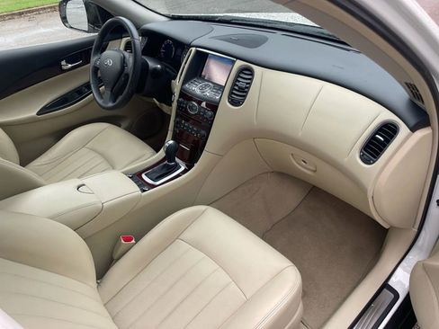 Used 2016 INFINITI QX50 2WD w/ Premium Plus Package image 14