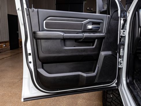 Used 2025 RAM 3500 Big Horn AWD/4WD image 35