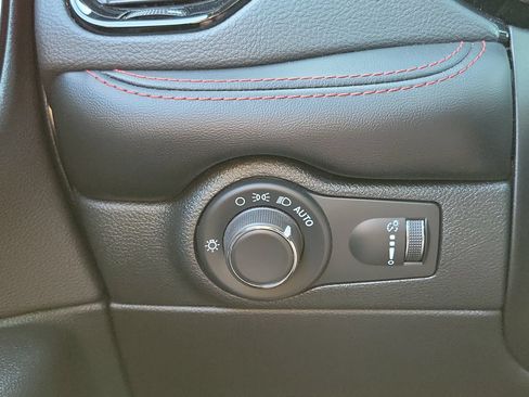 Used 2024 Dodge Durango GT AWD/4WD image 8