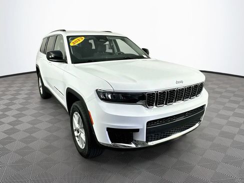 Used 2023 Jeep Grand Cherokee L Laredo w/ Luxury Tech Group I AWD/4WD image 2